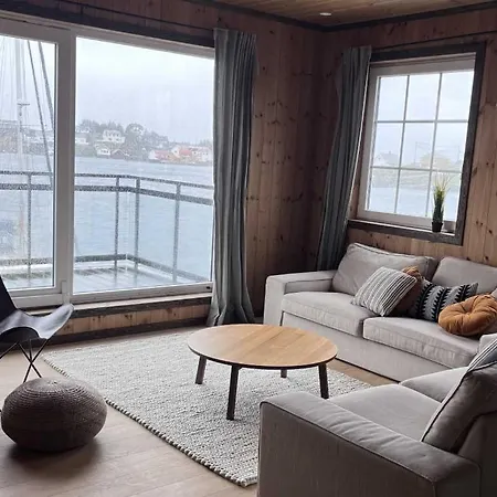 Fab 8 Sardinfabrikken - Island